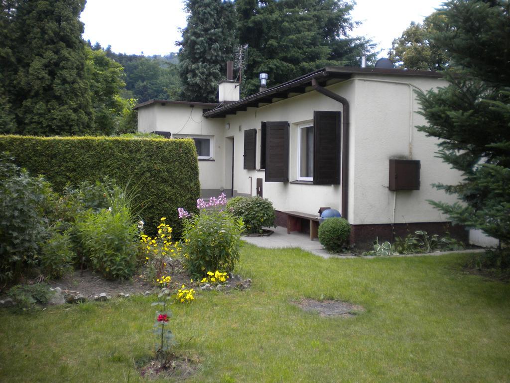 Uroczy Domek Z Ogrodem I Tarasem Myslenice Room photo